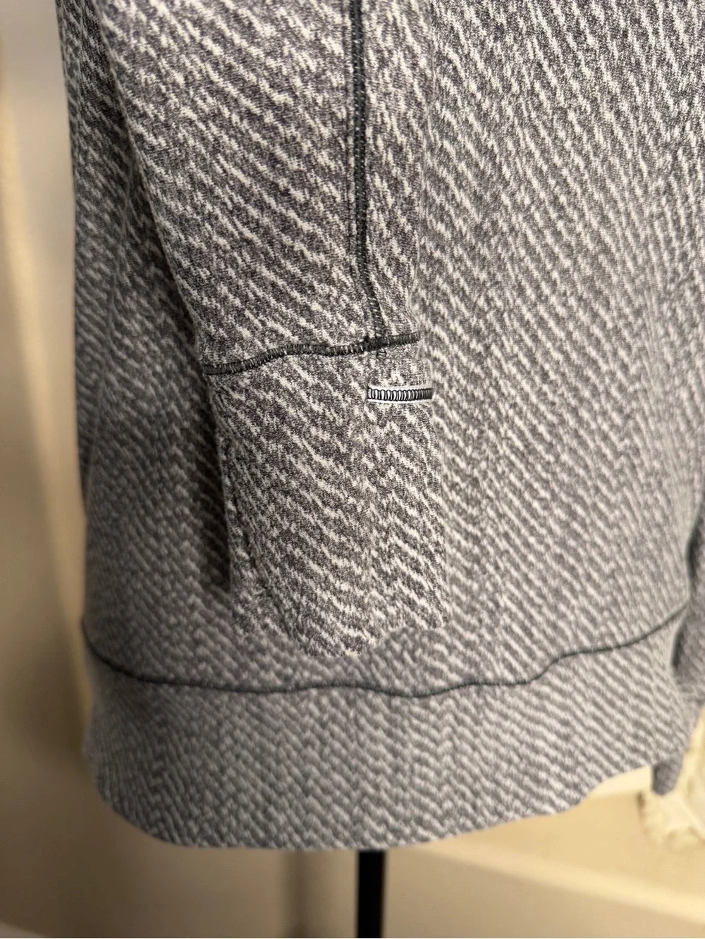 Lululemon Rush Hour Long Sleeve Activewear Top Thumbhole Pullover